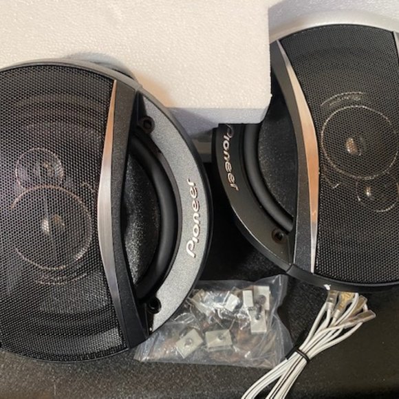 PIONEER TS-A1676R 6.5 Inch 3-Way 320 Watt Car Coaxial Stereo Speakers - Picture 1 of 8